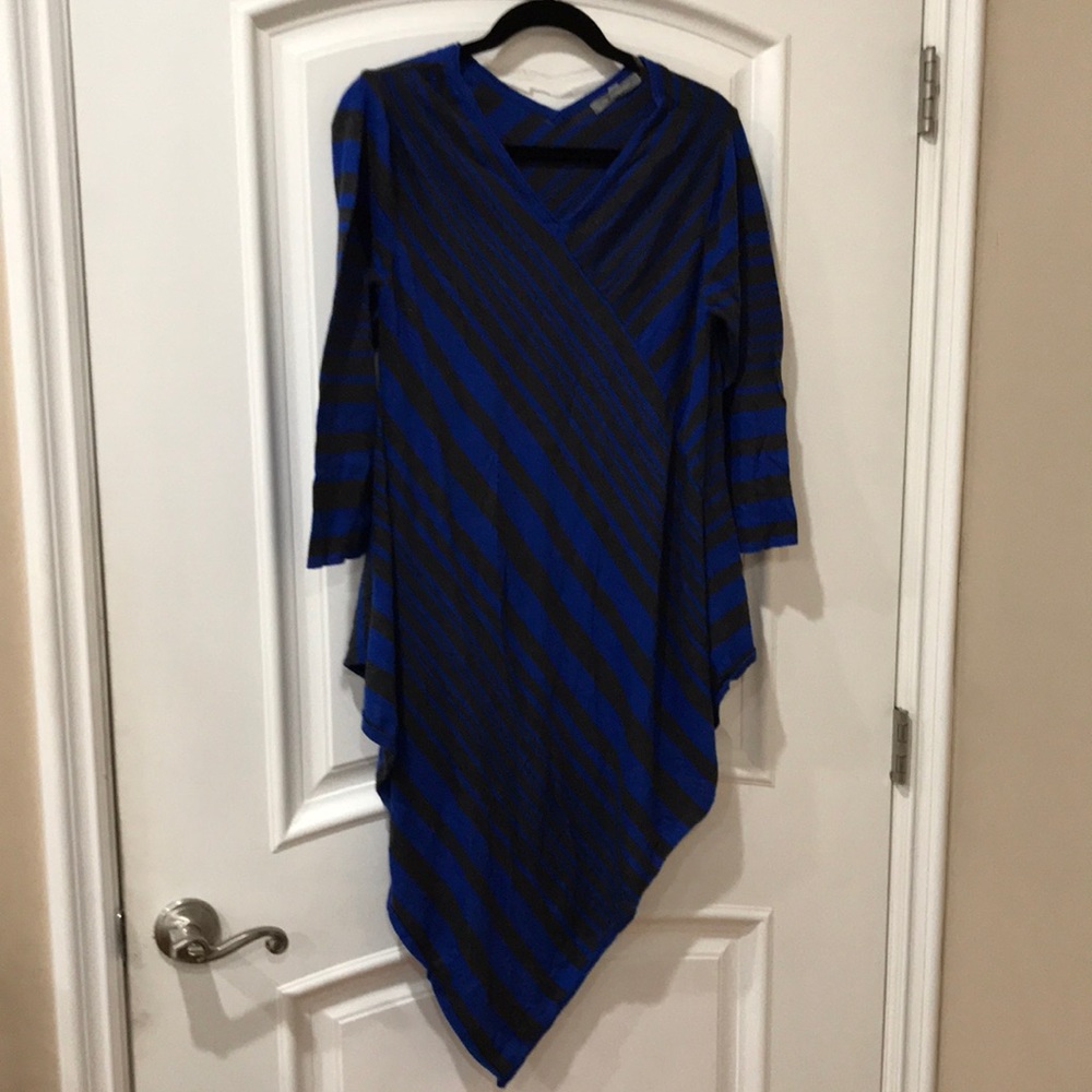 NY Collection beautiful black and blue stripes tunic size L